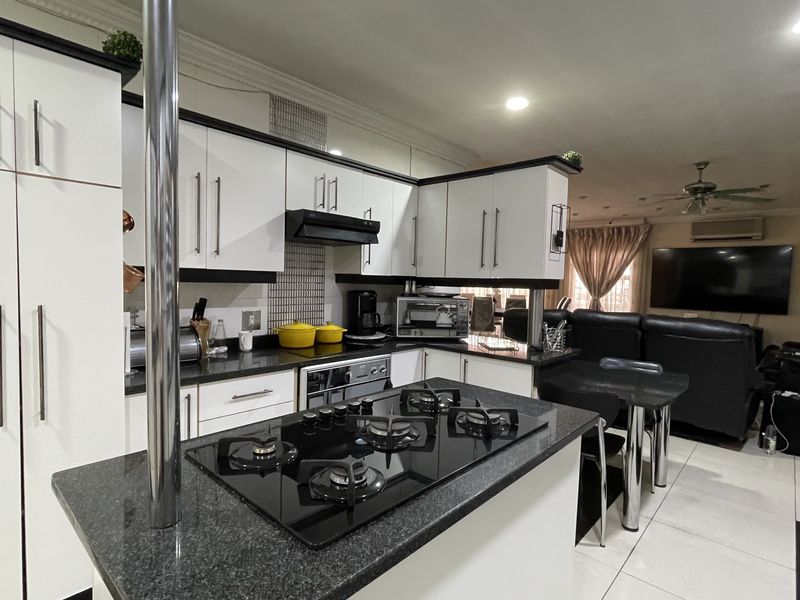 Elegant Family Living in Sought-After Coronet Place - Photo 7