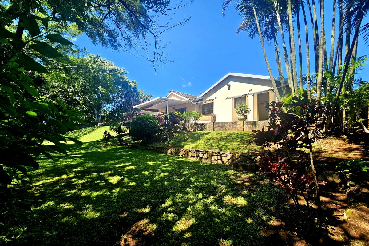 Spacious, Modern, Immaculate -  PLUS Income generator! - Photo 4