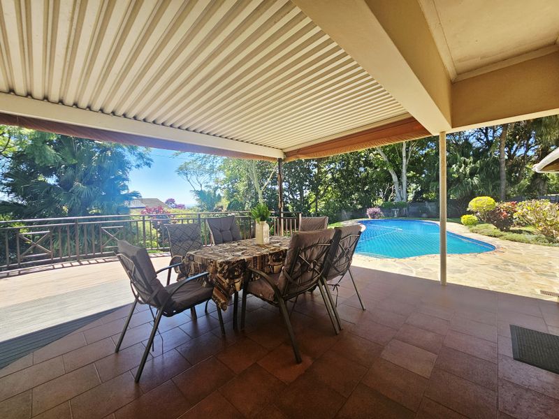 Spacious, Modern, Immaculate -  PLUS Income generator! - Photo 6