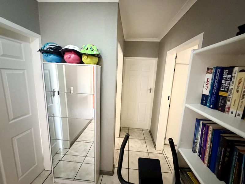 Charming 3-Bedroom Home in Makhado Park, Louis Trichardt. - Photo 10