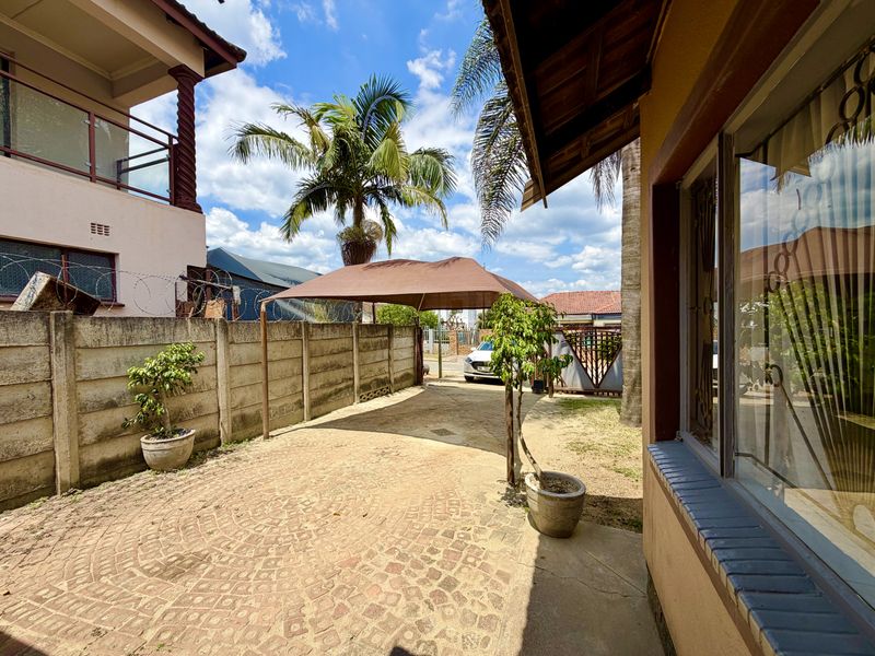 Charming 3-Bedroom Home in Makhado Park, Louis Trichardt. - Photo 3