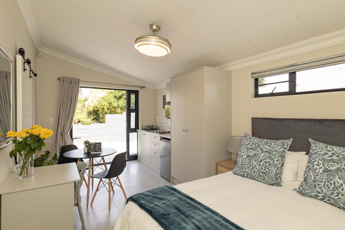 Fully Furnished Student Unit To Rent – Close to UWC - Photo 2