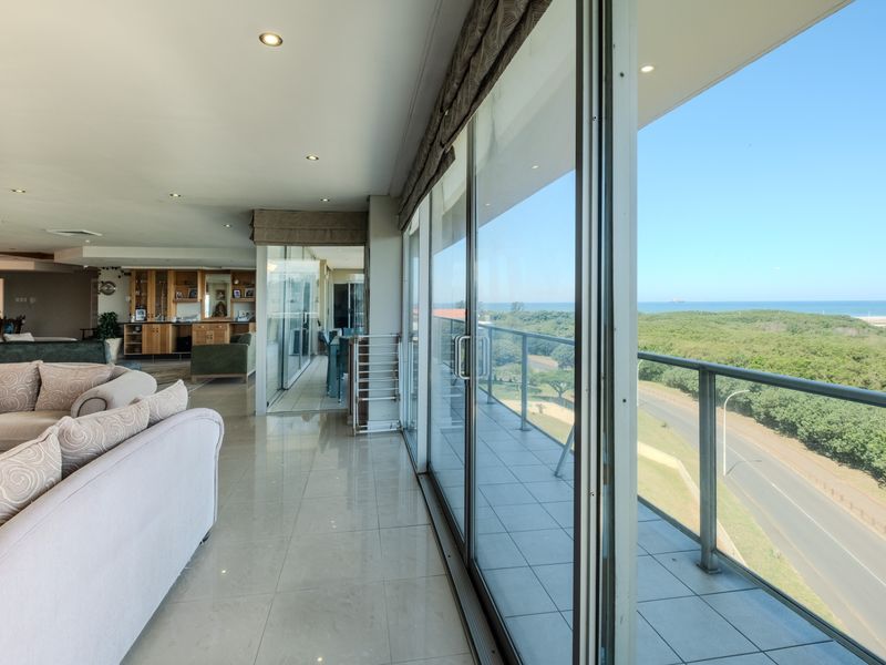 Luxury penthouse with sweeping river & sea views - Photo 4