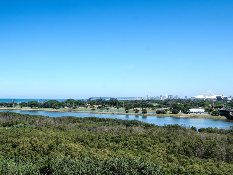 Luxury penthouse with sweeping river & sea views - Photo 2