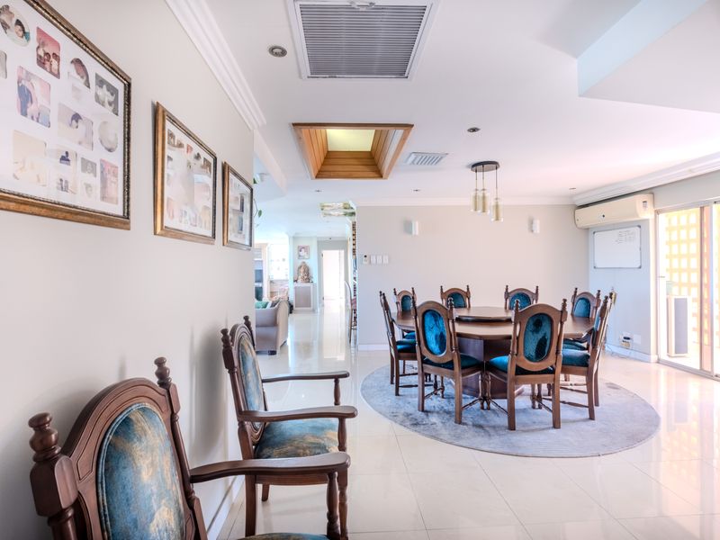 Luxury penthouse with sweeping river & sea views - Photo 10