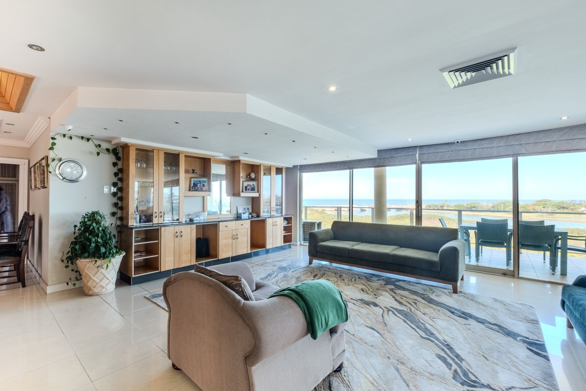 Luxury penthouse with sweeping river & sea views - Photo 5