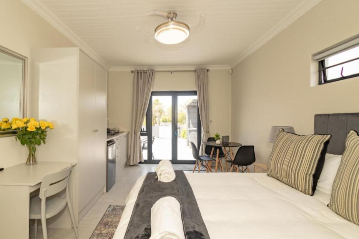 Fully Furnished Student Unit To Rent – Close to UWC - Photo 3