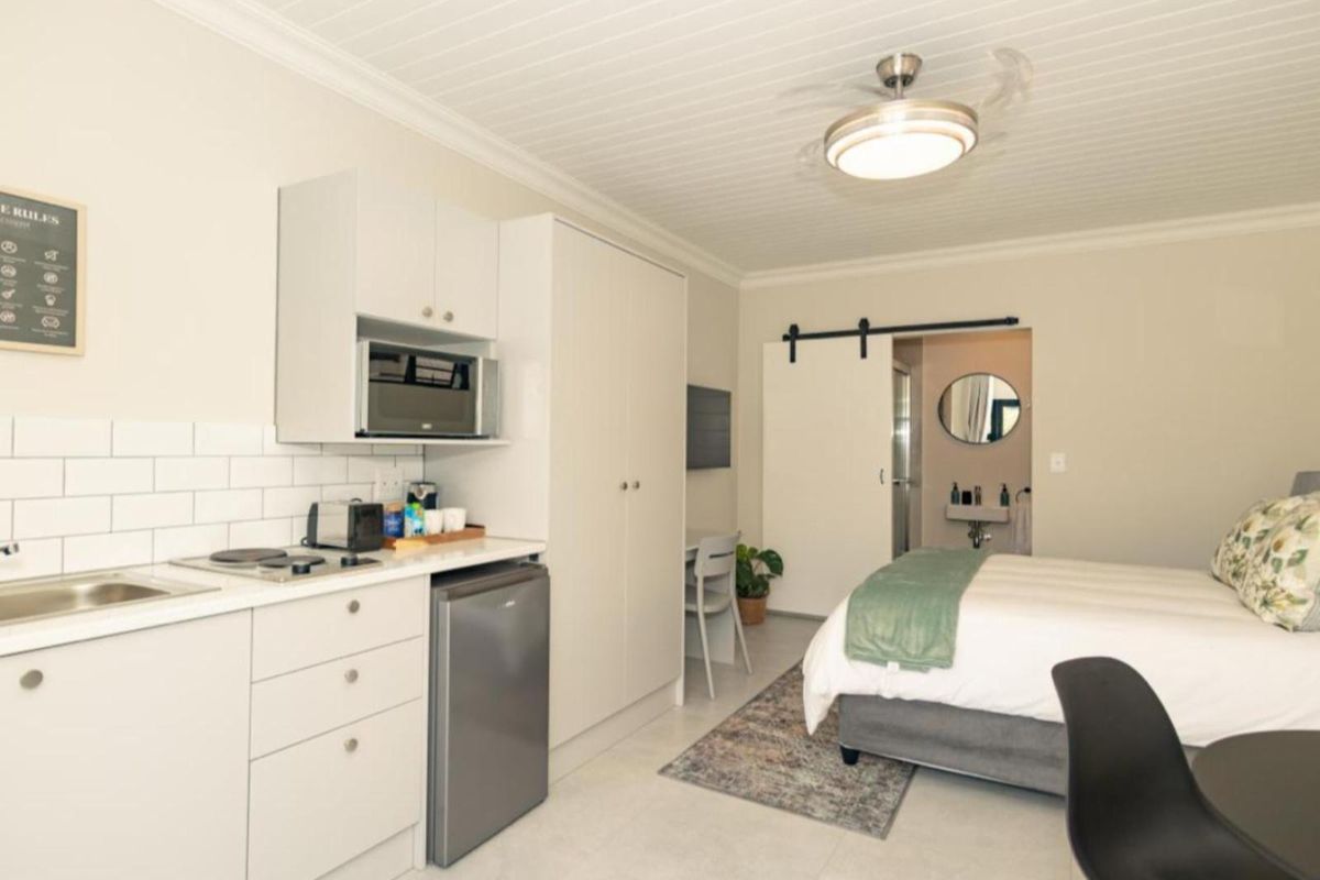 Apartment Rental Monthly In Bellville - Photo 5