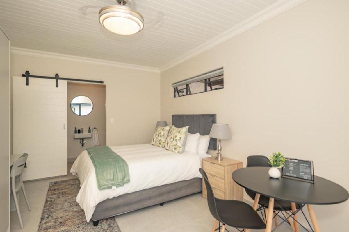 Apartment Rental Monthly In Bellville - Photo 4