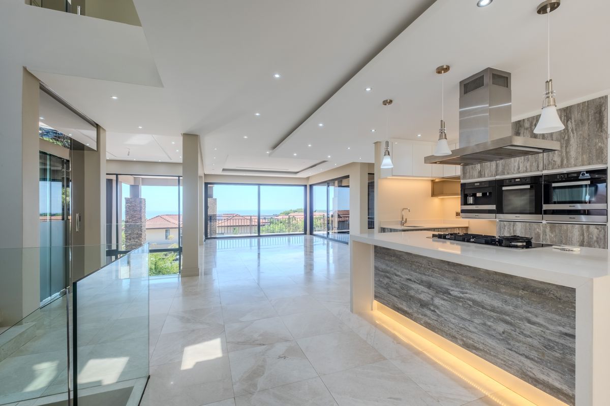 An executive 4 bedroom, 5 bathroom home in secure Izinga Park Estate - Photo 4