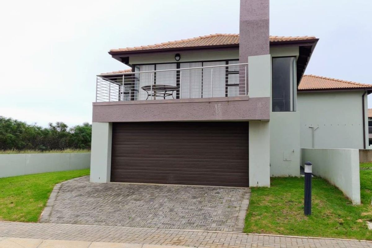 Coral Beach Estate – Exclusive coastal living - 3 bedroom double storey townhouse - R20000 per month - Photo 2