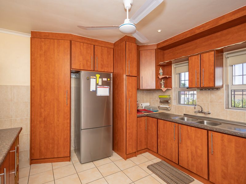 Well-Maintained Free-Standing 3-Bedroom Home in Arauna - Photo 9