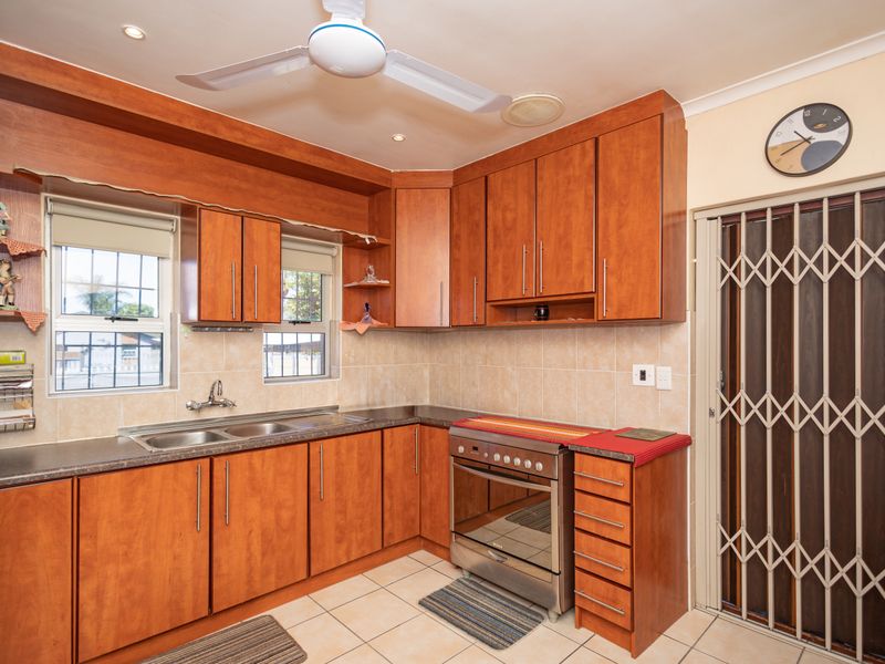 Well-Maintained Free-Standing 3-Bedroom Home in Arauna - Photo 8