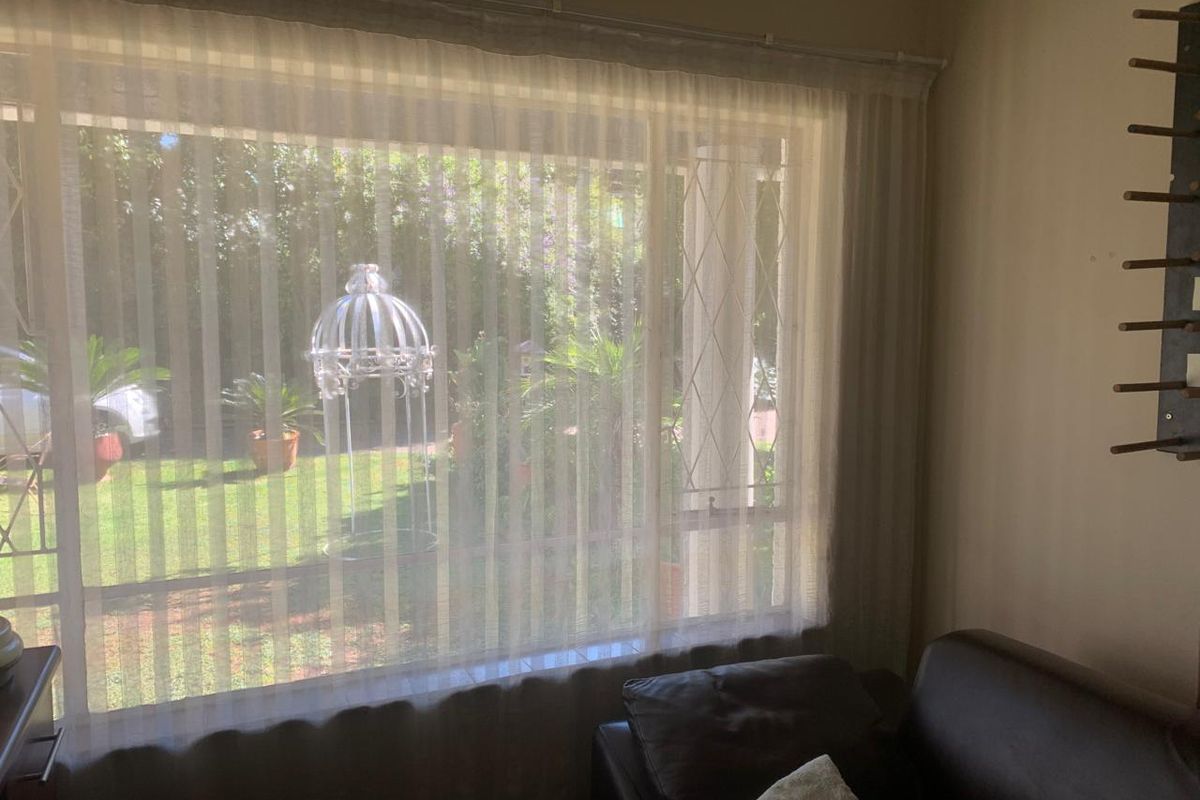 3 Bedroom Home to let - Fontainebleau, Randburg - Photo 2