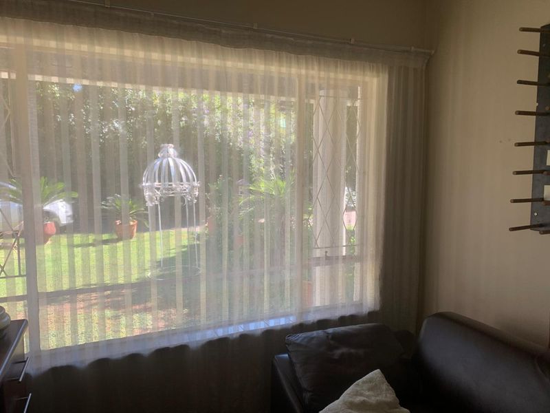 3 Bedroom Home to let - Fontainebleau, Randburg - Photo 2