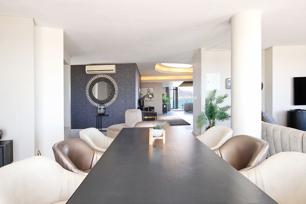 Beachfront Penthouse | Bloubergstrand - Photo 5