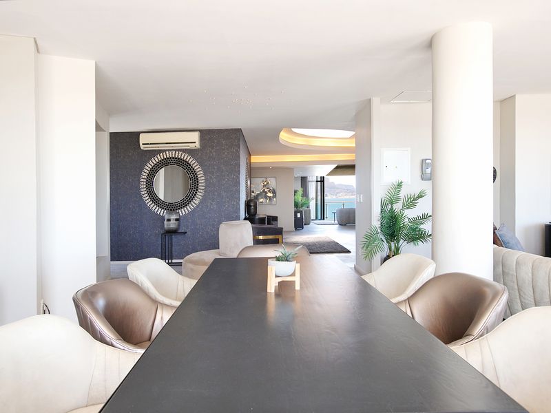 Beachfront Penthouse | Bloubergstrand - Photo 5