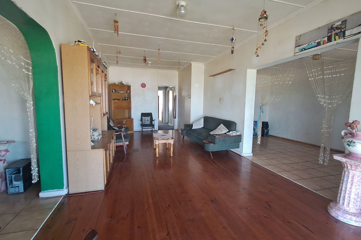 Affordable 3-Bedroom Home Offering Space and Possibility - Photo 4