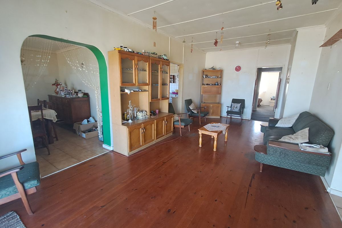 Affordable 3-Bedroom Home Offering Space and Possibility - Photo 5