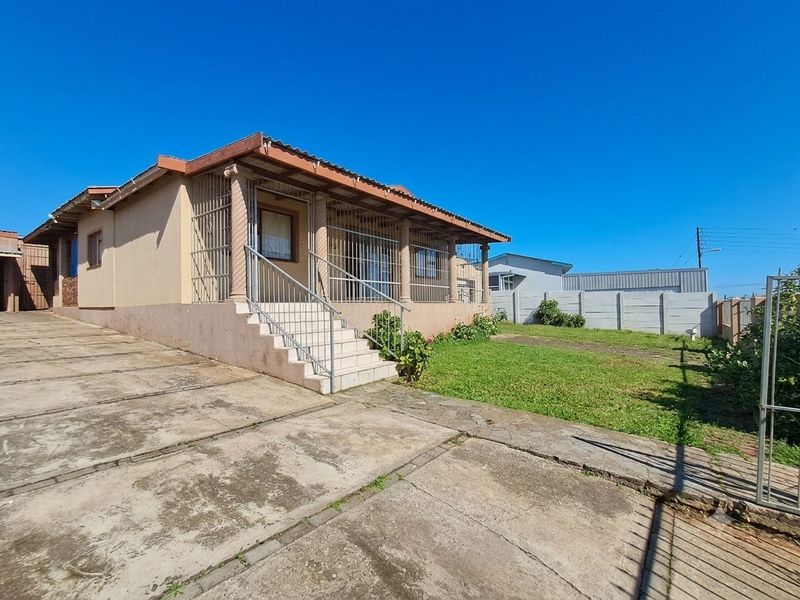 Affordable 3-Bedroom Home Offering Space and Possibility - Photo 2