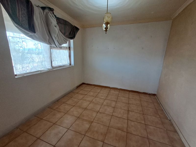 Affordable 3-Bedroom Home Offering Space and Possibility - Photo 8
