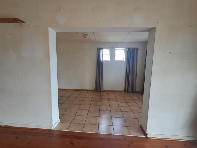 Affordable 3-Bedroom Home Offering Space and Possibility - Photo 10