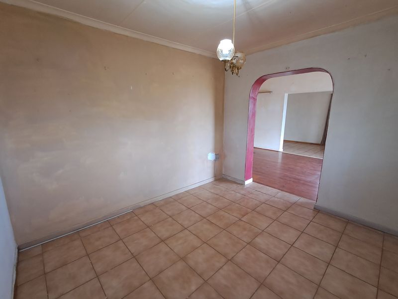 Affordable 3-Bedroom Home Offering Space and Possibility - Photo 9