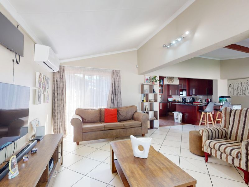 Low Maintenance Immaculate 4-bedroom home for sale in quiet suburb—perfect for family living - Photo 9