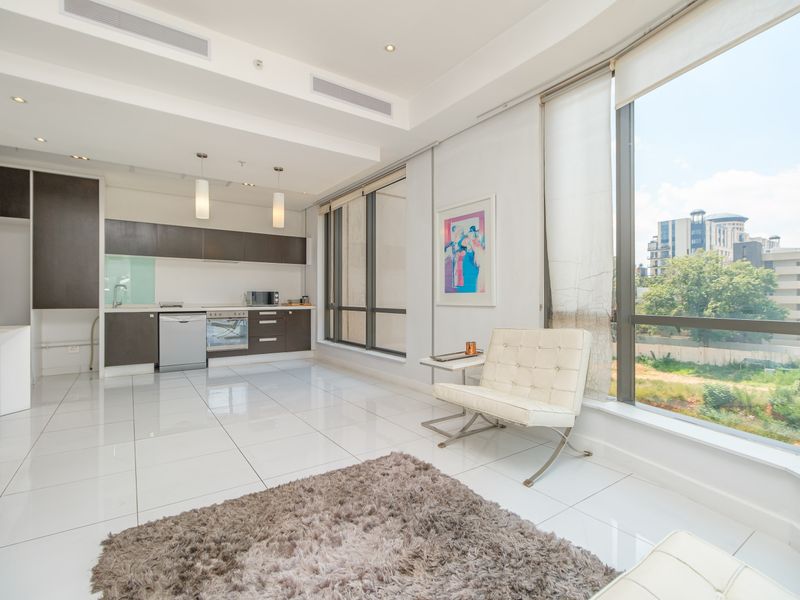 Exquisite 1-Bedroom Luxury Apartment in Sandton Skye – Prime Sandton Location - Photo 5