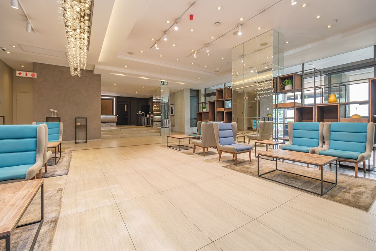 Exquisite 1-Bedroom Luxury Apartment in Sandton Skye – Prime Sandton Location - Photo 2