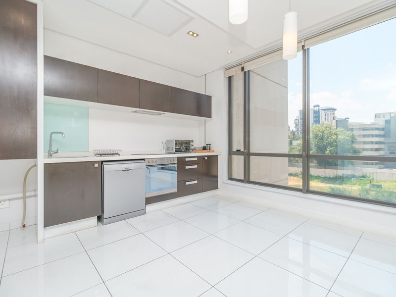 Exquisite 1-Bedroom Luxury Apartment in Sandton Skye – Prime Sandton Location - Photo 6