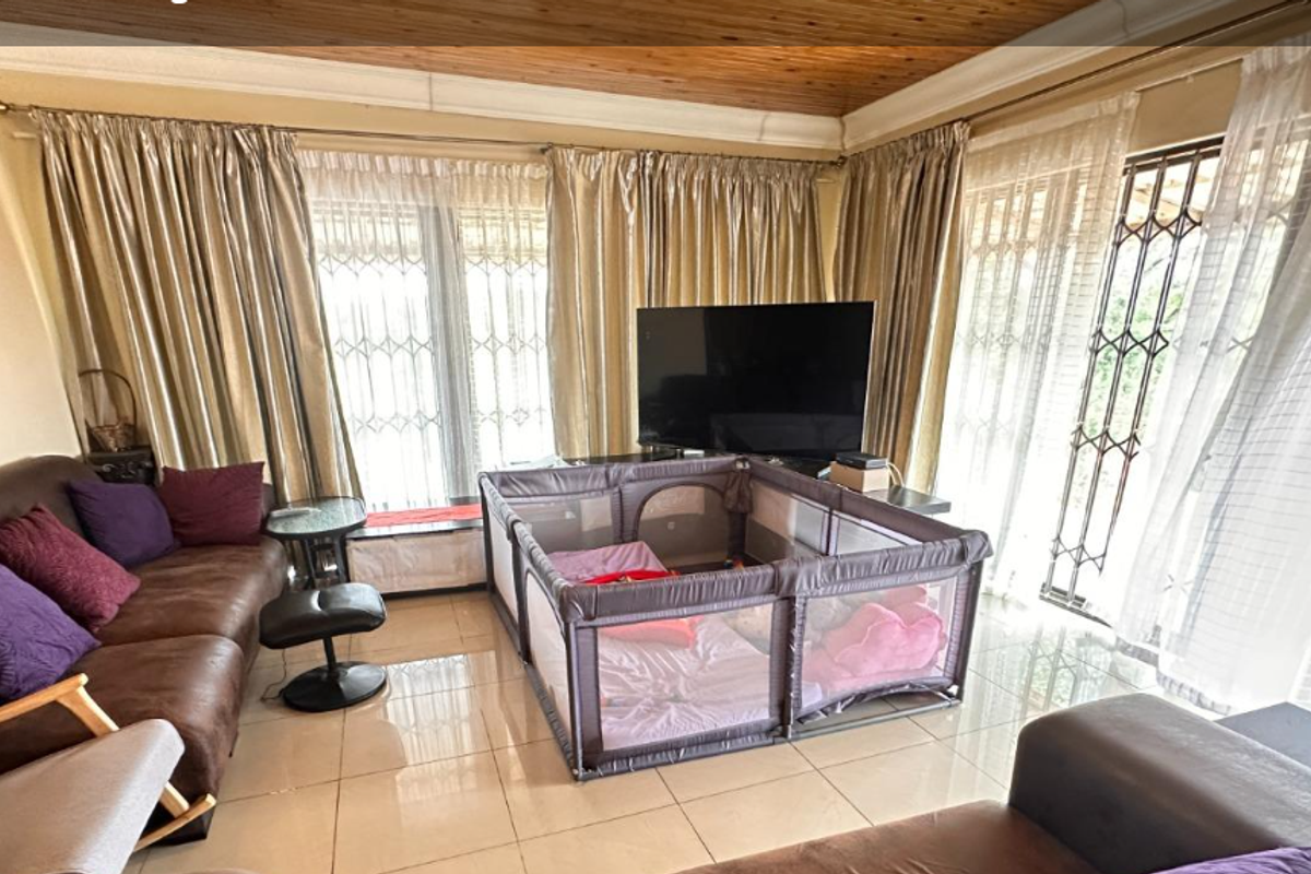 Your Family’s Next Chapter Begins in Waterkloof- Ridge! - Photo 4