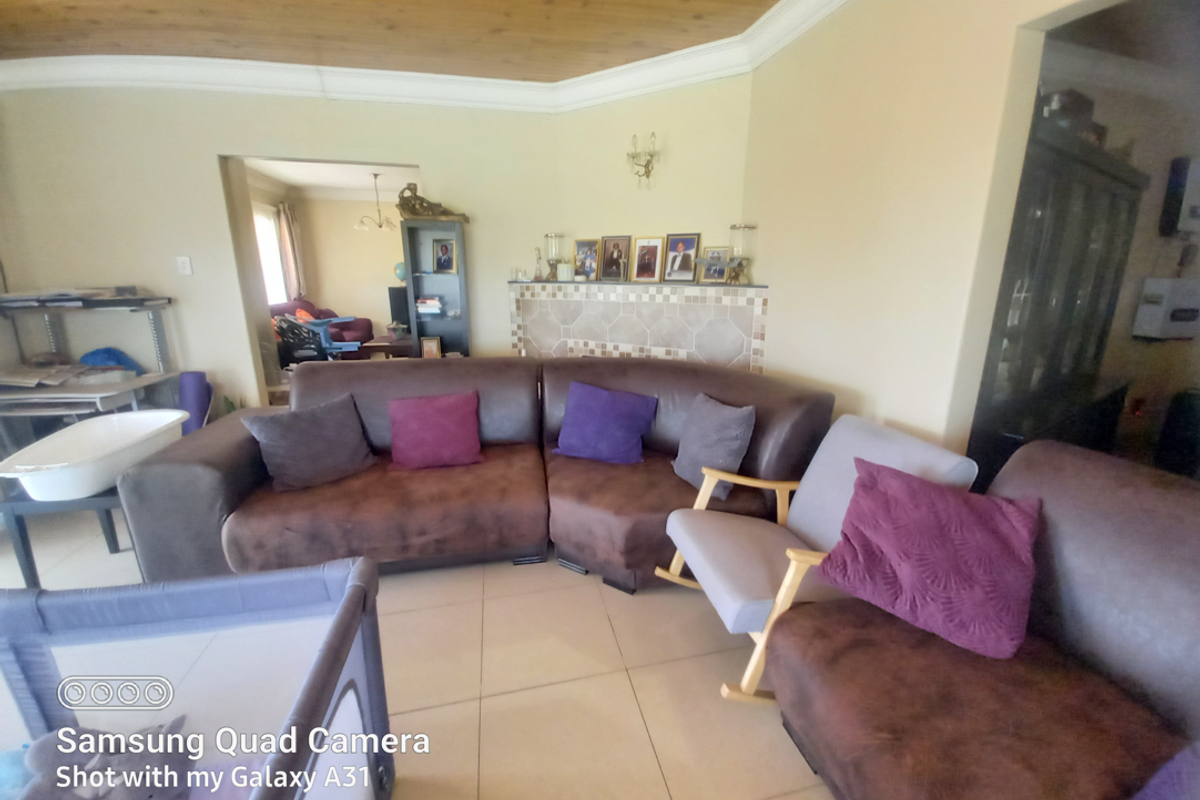 Your Family’s Next Chapter Begins in Waterkloof- Ridge! - Photo 5