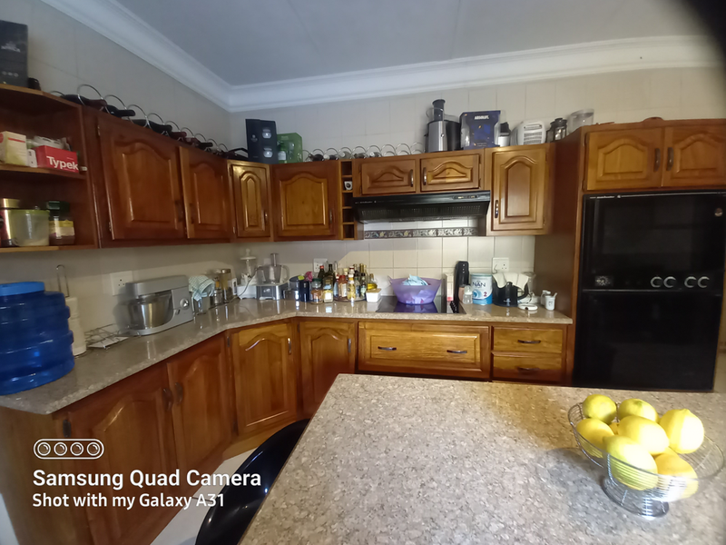 Your Family’s Next Chapter Begins in Waterkloof- Ridge! - Photo 8