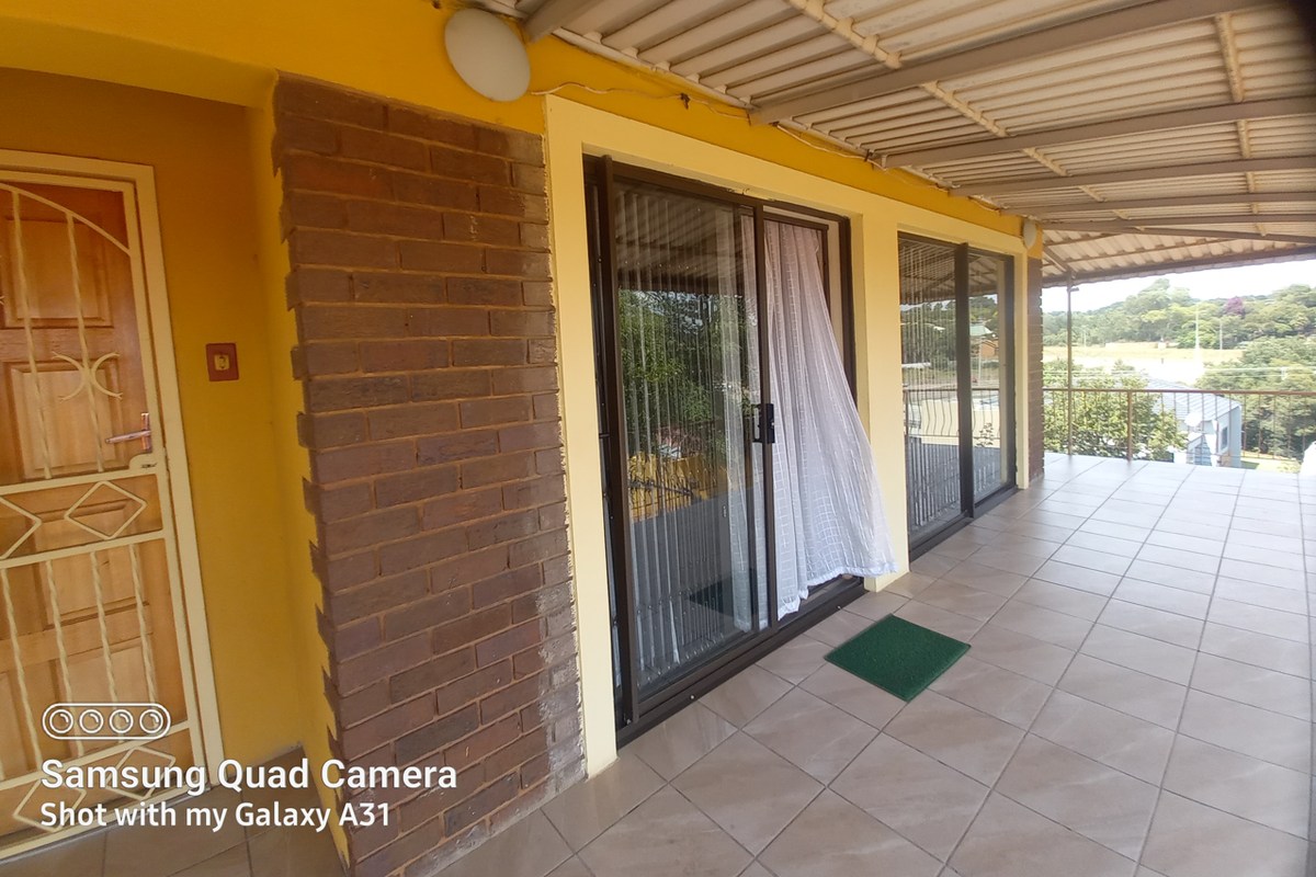 Your Family’s Next Chapter Begins in Waterkloof- Ridge! - Photo 3