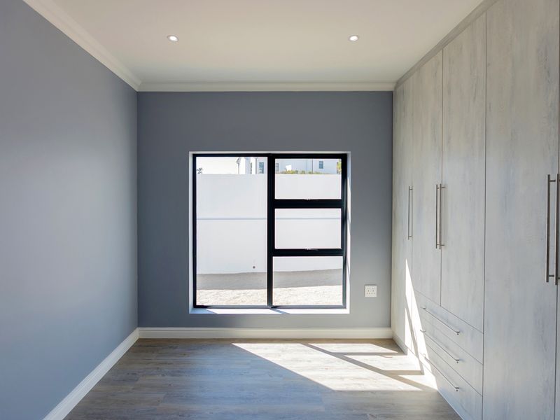 Modern Coastal Living in Secure Shelley Point Estate - Photo 9