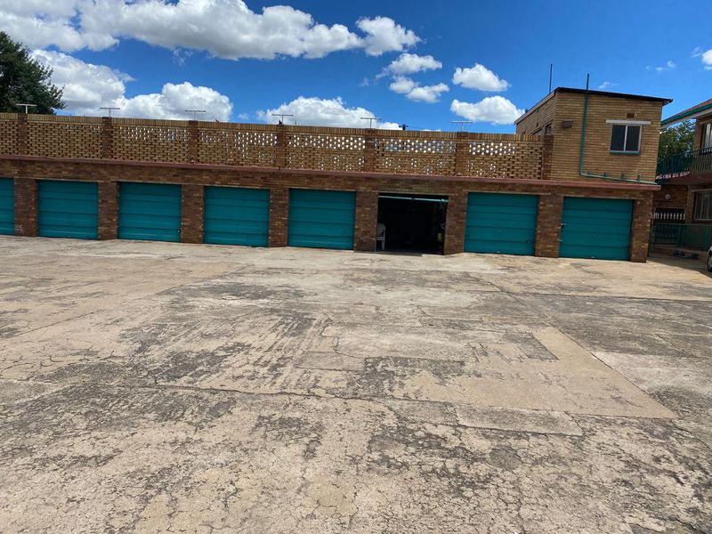 Stunning 2-bedroom apartment in Vanderbijlpark CW 2, perfect for modern living and convenience! - Photo 5