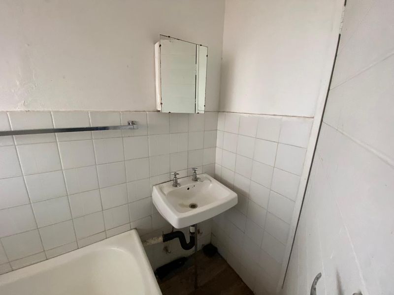 Stunning 2-bedroom apartment in Vanderbijlpark CW 2, perfect for modern living and convenience! - Photo 7