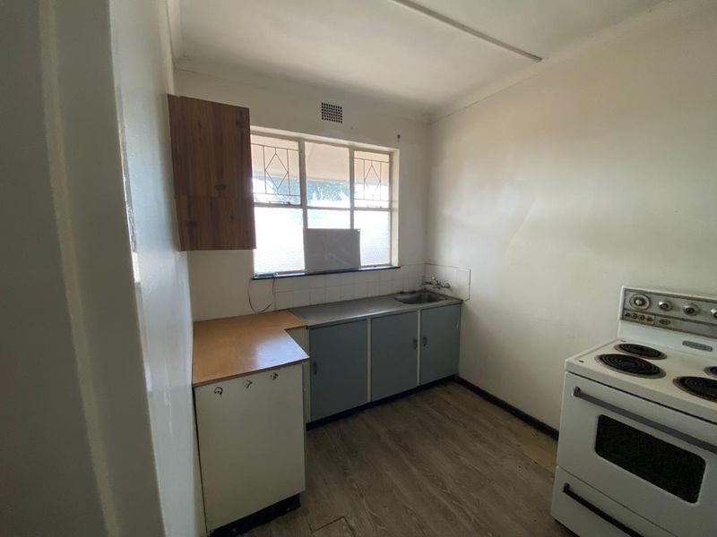 Stunning 2-bedroom apartment in Vanderbijlpark CW 2, perfect for modern living and convenience! - Photo 4