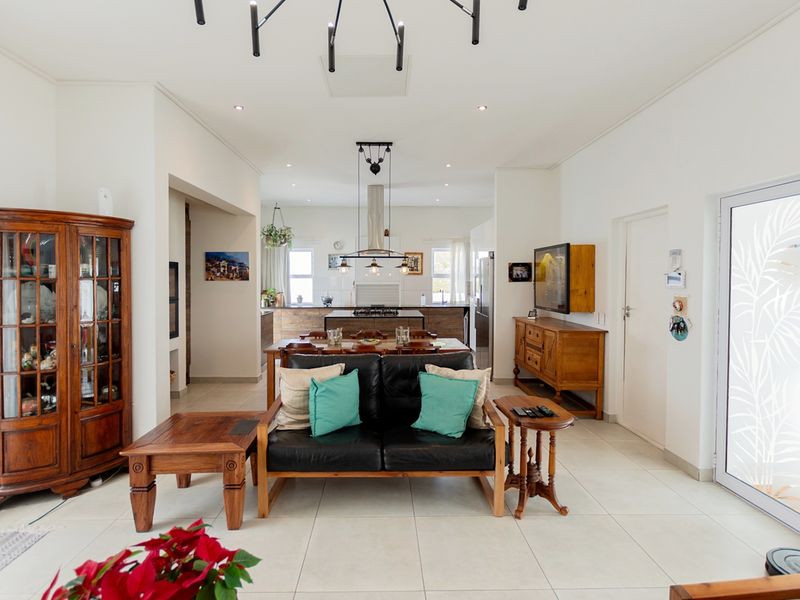 Modern Luxury in St Helena Bay’s Premier Location - Photo 3