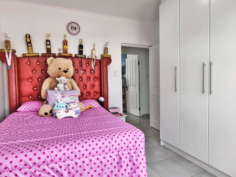 New 3 Bedrooms house Fountains - Photo 10