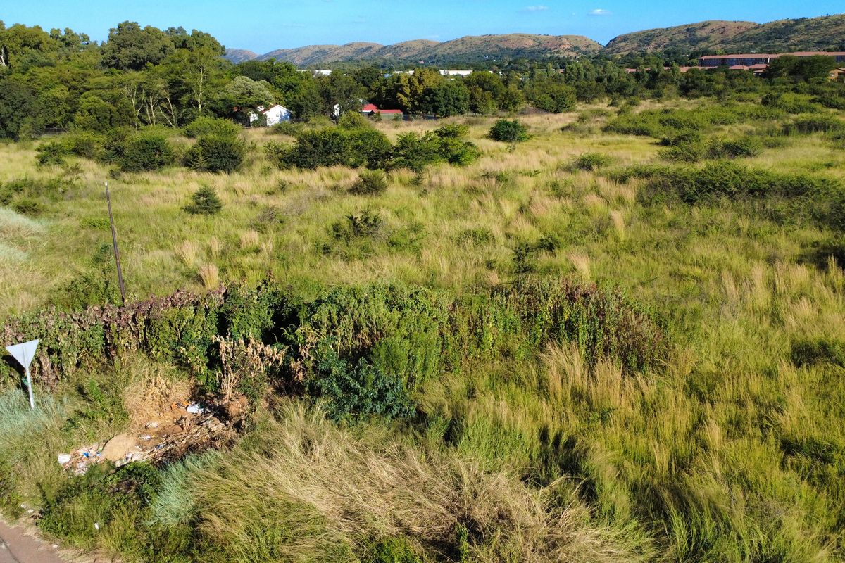 Prime Residential Development Opportunity – Karenpark, Akasia - Photo 2