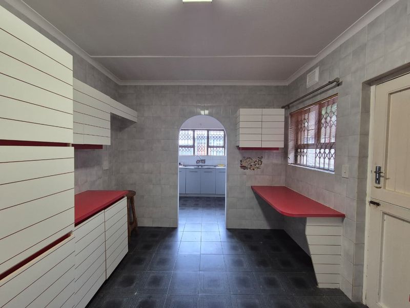 " Spacious 6 Bedroom Haven In Shallcross " - Photo 5