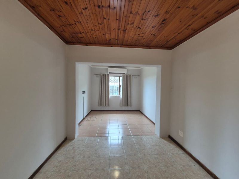 " Spacious 6 Bedroom Haven In Shallcross " - Photo 8