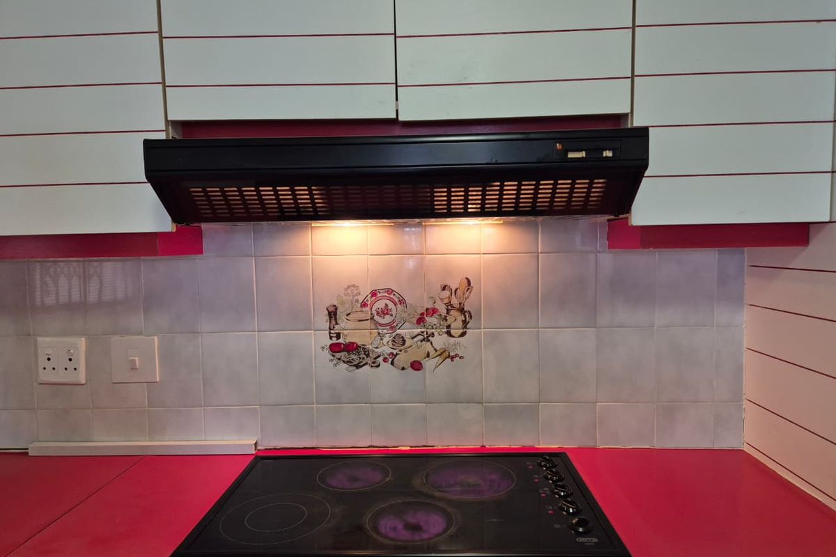 " Spacious 6 Bedroom Haven In Shallcross " - Photo 4