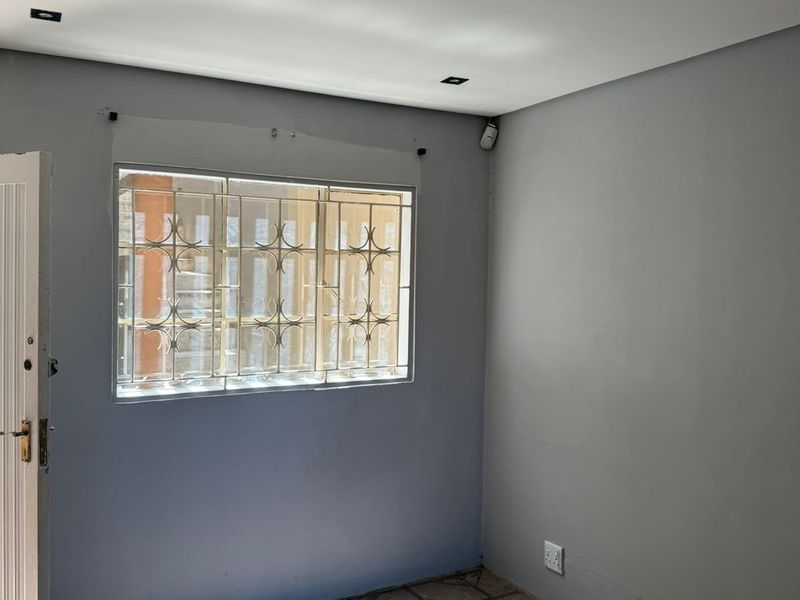 Ideal cosmo family home perfectly positioned and much sought after - Photo 10