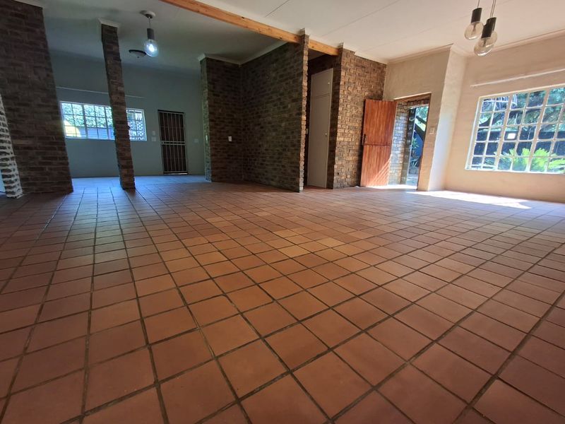 3-Bedroom Townhouse with Garden & Excellent Parking in Ninapark - Photo 8