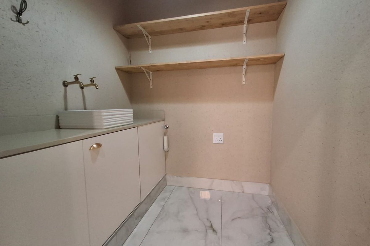 3-Bedroom Townhouse with Garden & Excellent Parking in Ninapark - Photo 4