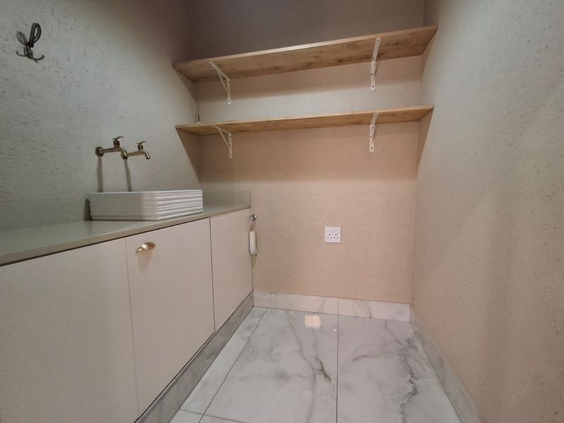 3-Bedroom Townhouse with Garden & Excellent Parking in Ninapark - Photo 4