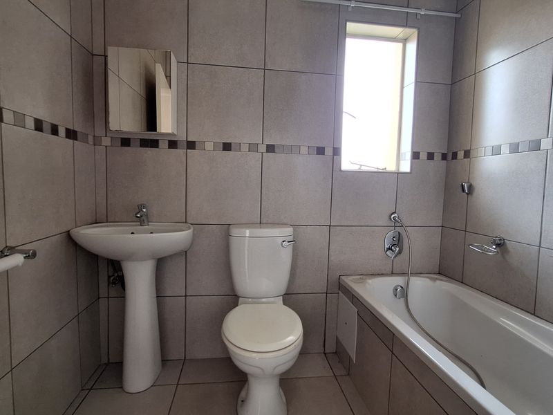 Spacious Family Living with Comfort and Security - Photo 10